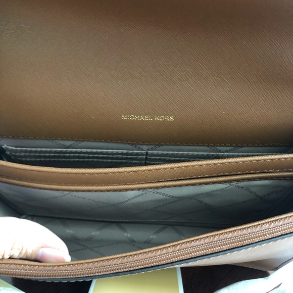 MICHAEL Michael Kors Daniela Crossbody - Picture 11 of 14
